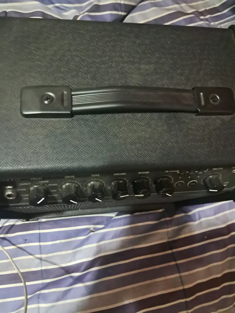 Amplificador guitarra Line 6 Spider V20 - 2