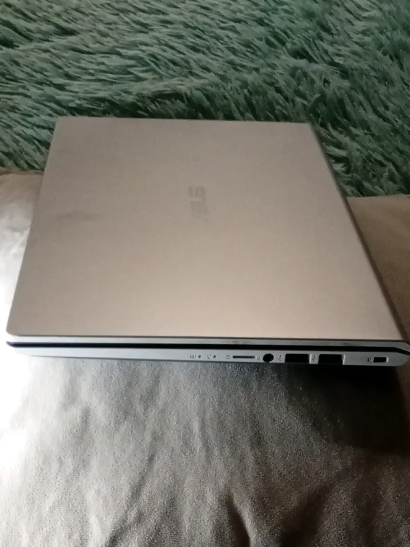 Notebook ASUS plateado - 5