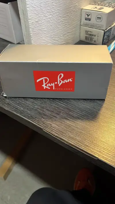 Gafas de sol Ray-Ban negras modelo Balorama - miniatura 4