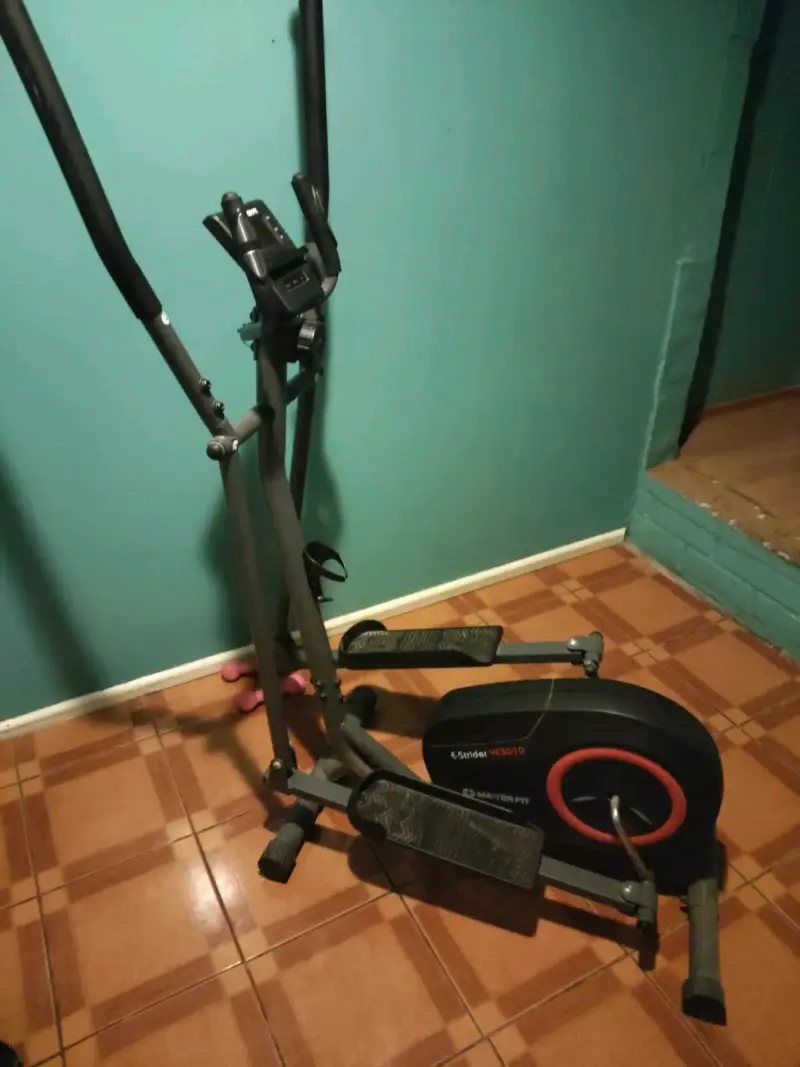 Máquina elíptica Magnaship KD310 - 4