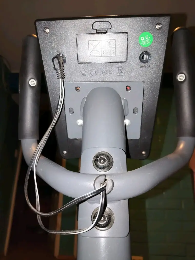 Máquina elíptica Magnaship KD310 - 5