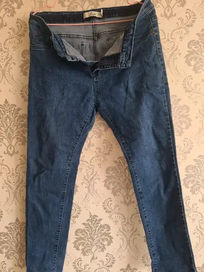 Jeans azules clásicos - miniatura 1