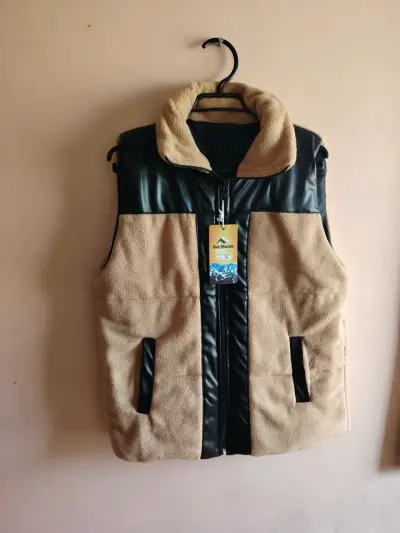 Chaqueta sin mangas nueva - miniatura 1
