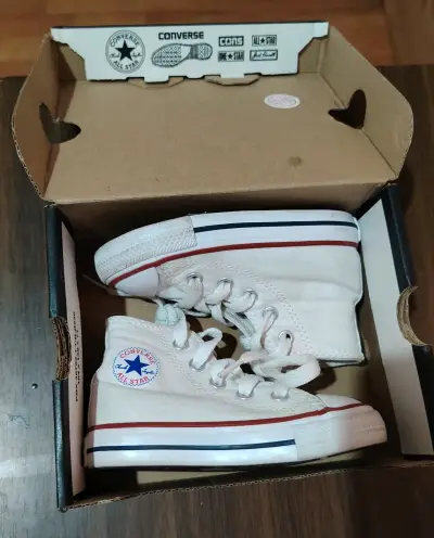 Zapatillas Converse Chuck Taylor blancas - miniatura 2