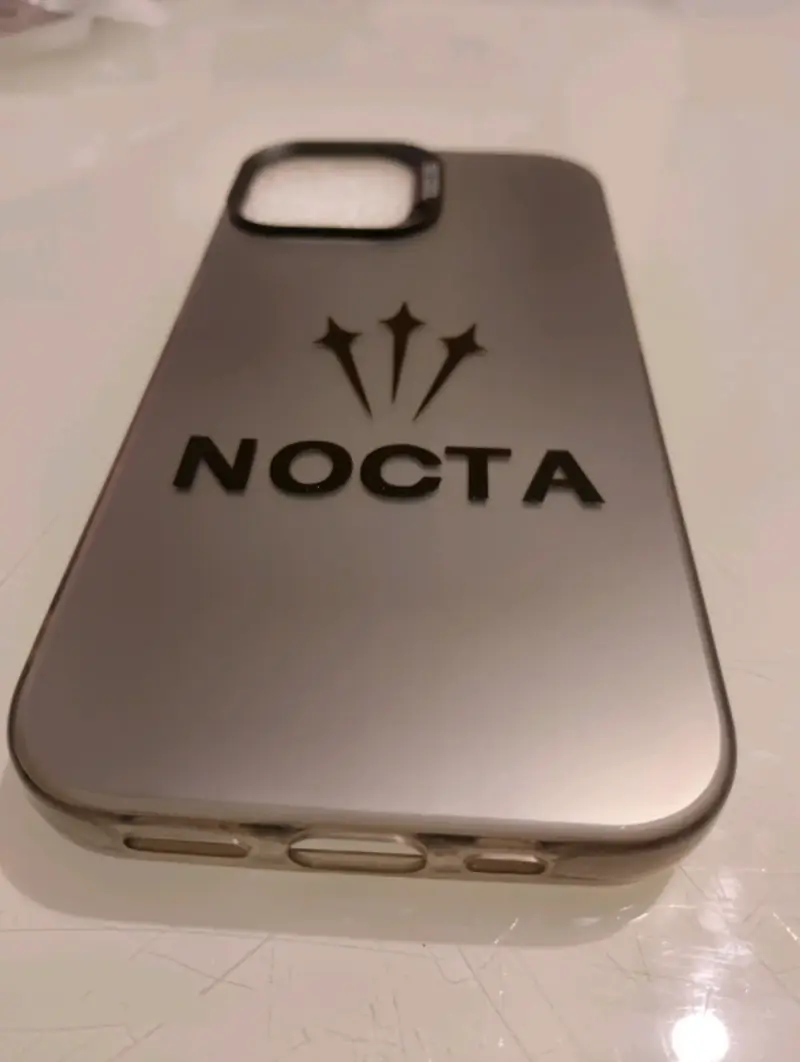 Carcasa iPhone 15 NOCTA