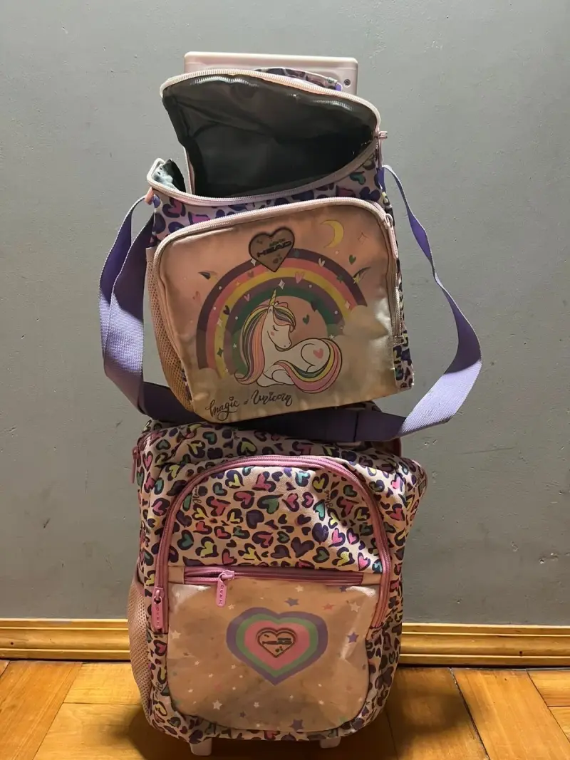 Mochila escolar con corazones - 3