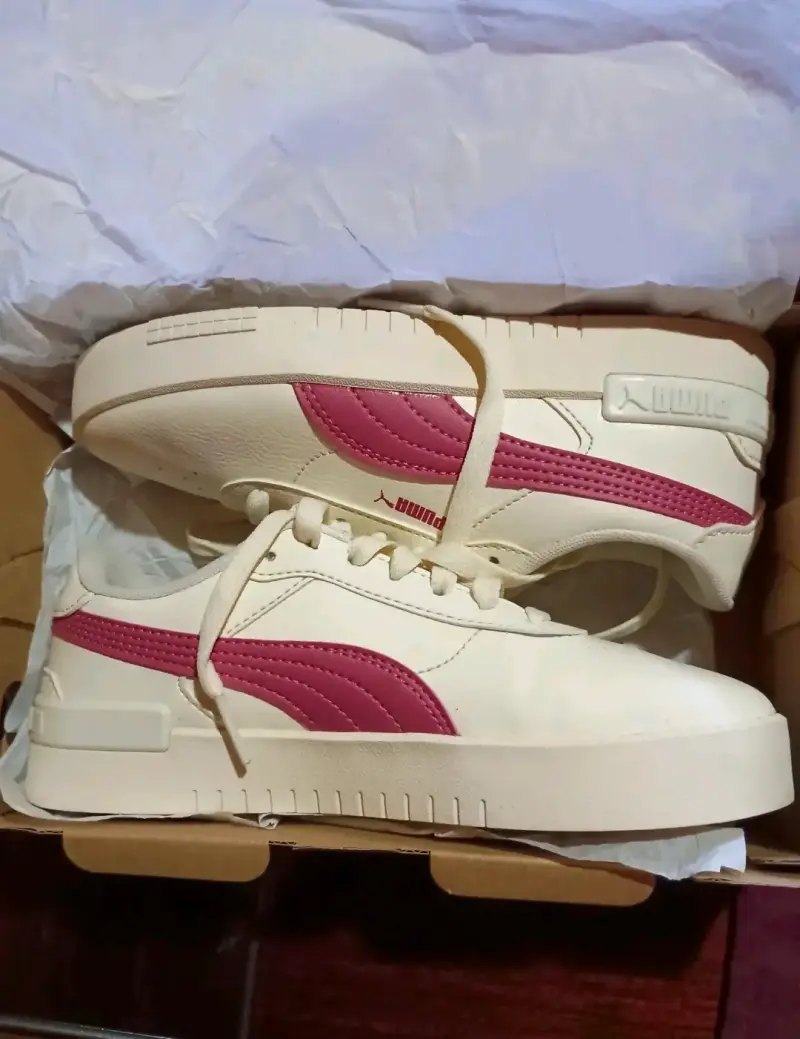 Zapatillas Puma blancas y rosadas - 4