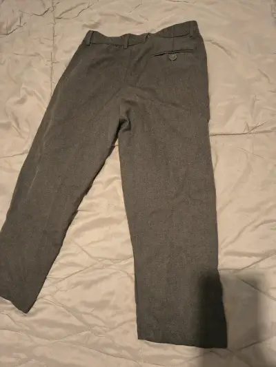 Pantalón gris formal - miniatura 3