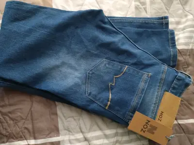 Jeans azul ZON con etiquetas - miniatura 2