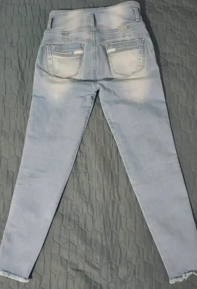 Jeans azules para mujer - miniatura 3