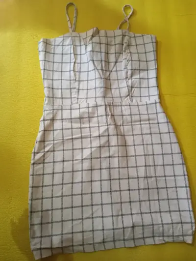 Vestido a cuadros con tirantes - miniatura 1