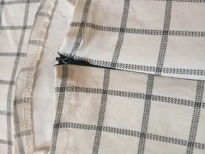Vestido a cuadros con tirantes - miniatura 3