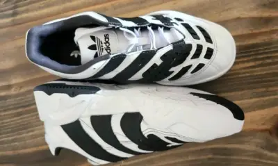 Zapatillas Adidas PREDATOR  XLG blancas con negro - miniatura 1