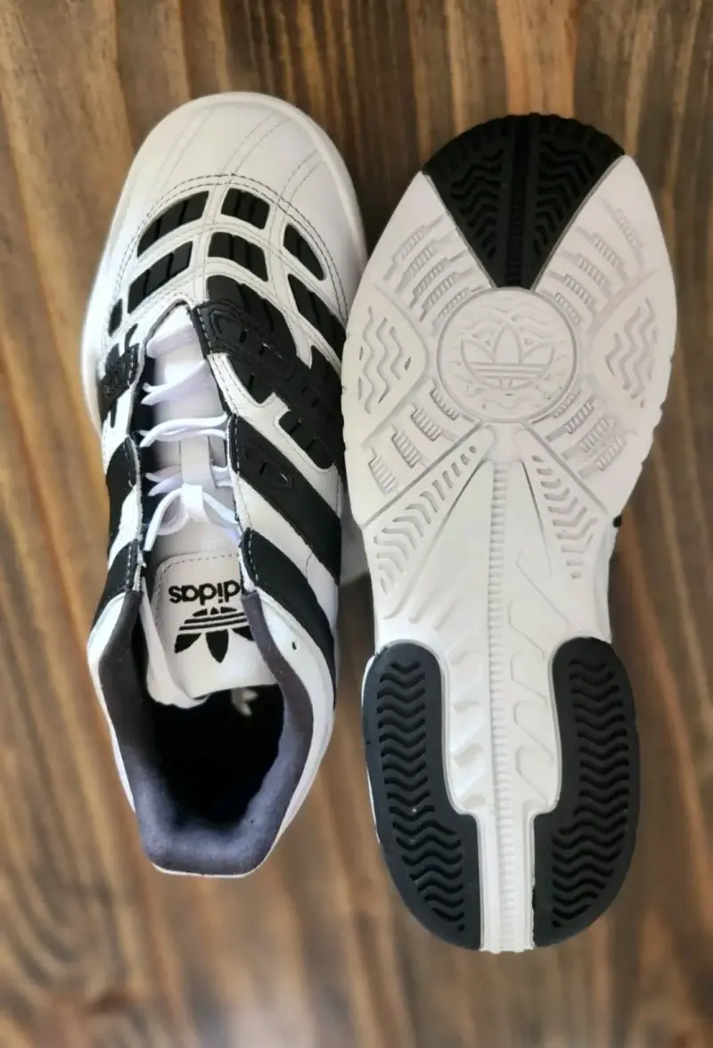 Zapatillas Adidas PREDATOR  XLG blancas con negro - 2