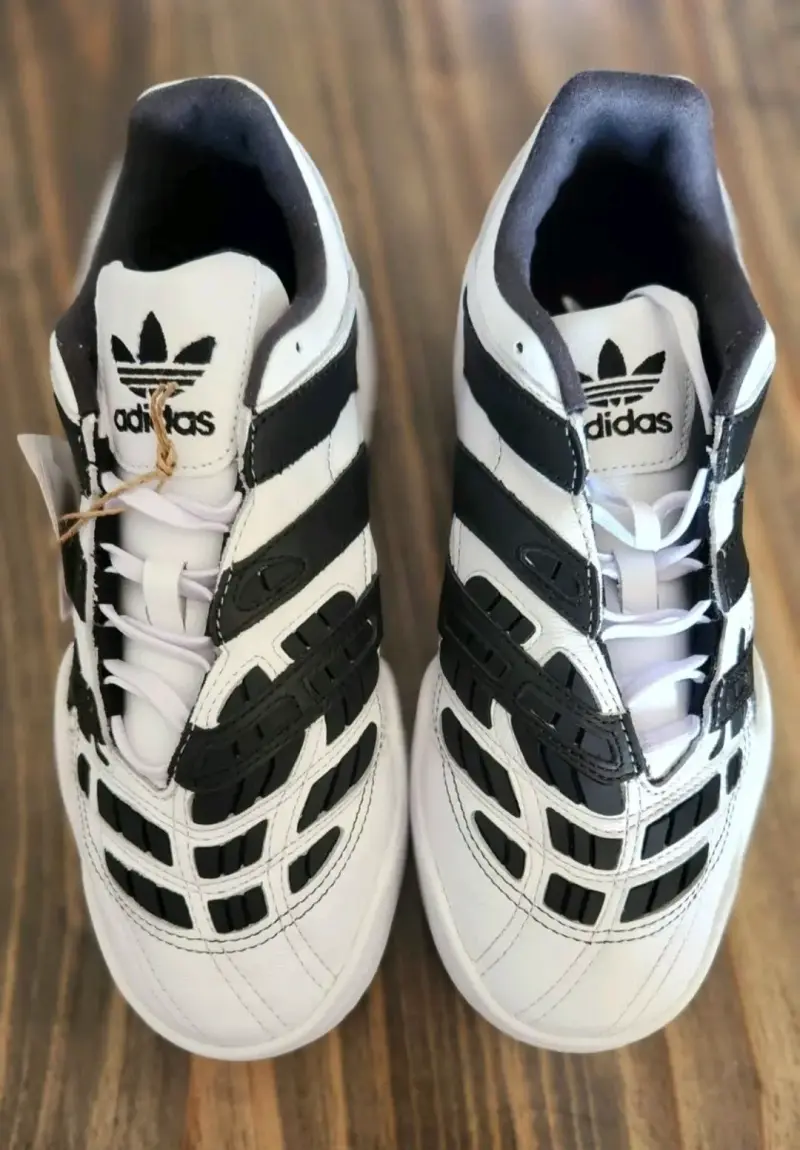 Zapatillas Adidas PREDATOR  XLG blancas con negro - 4