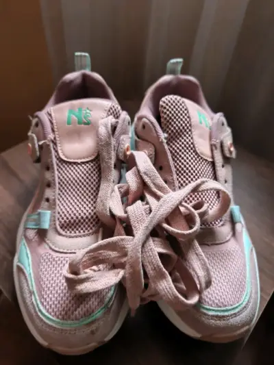 Zapatillas deportivas rosadas - miniatura 2