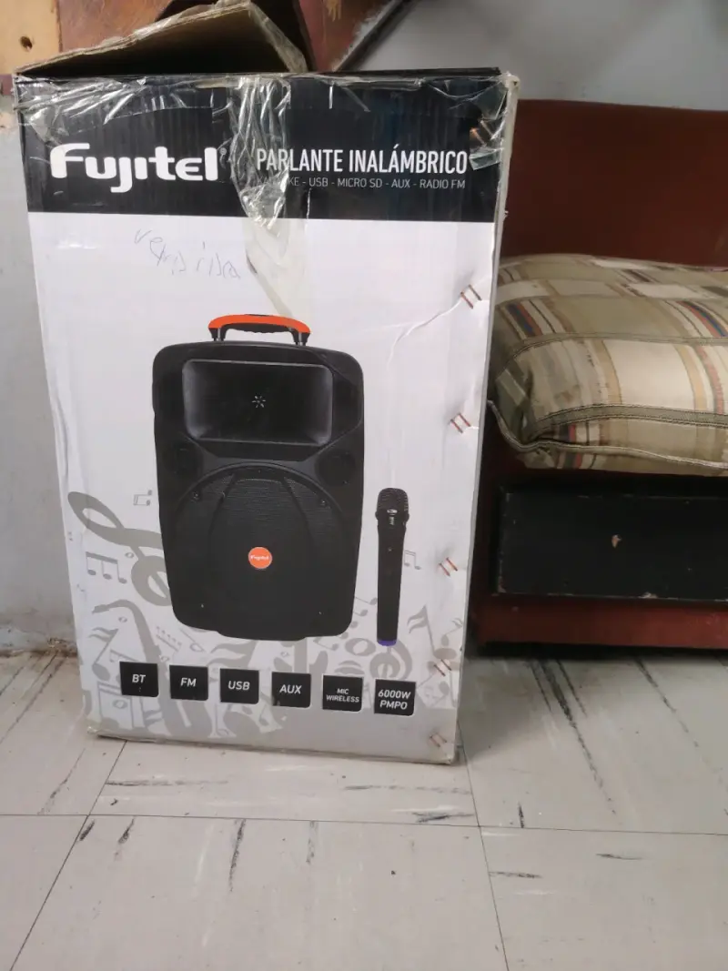 Parlante inalámbrico Fujitel