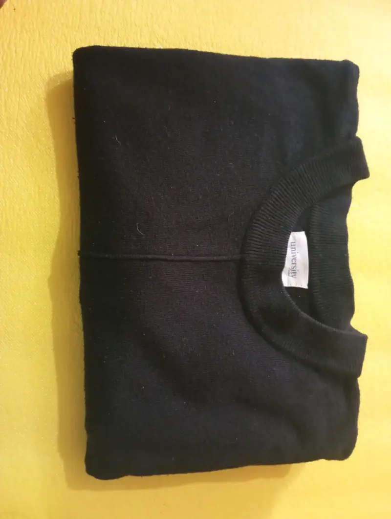 Suéter negro plegable - 1