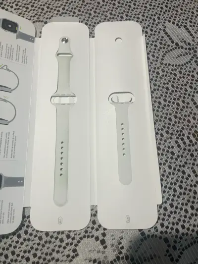Correa blanca para smartwatch - miniatura 3