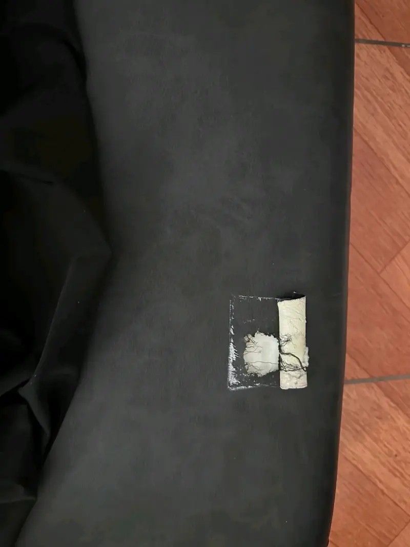 Sofá de cuero negro - 4