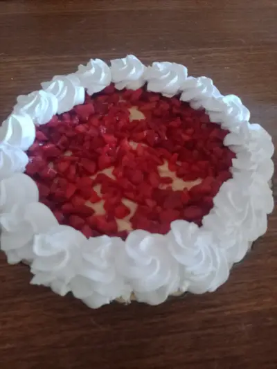 Torta decorada con crema - miniatura 3
