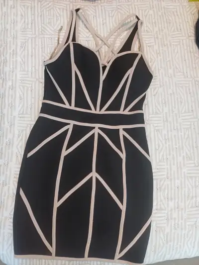 Vestido ajustado negro y beige - miniatura 1