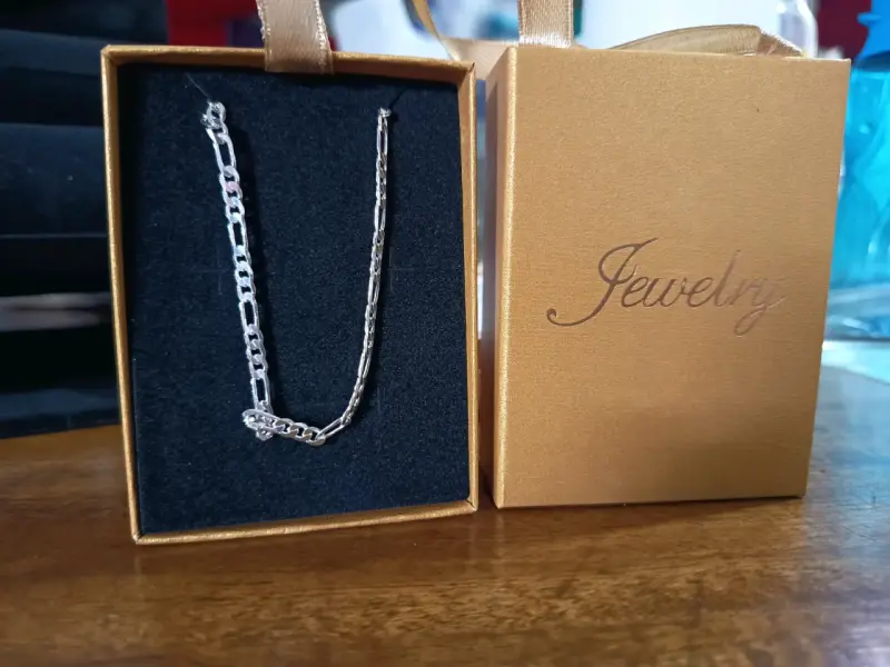 Cadena de plata elegante