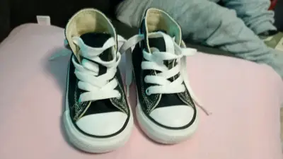 Zapatillas negras de lona para niños - miniatura 3