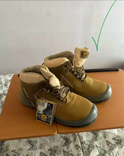 Botas de trabajo café impermeables - miniatura 1