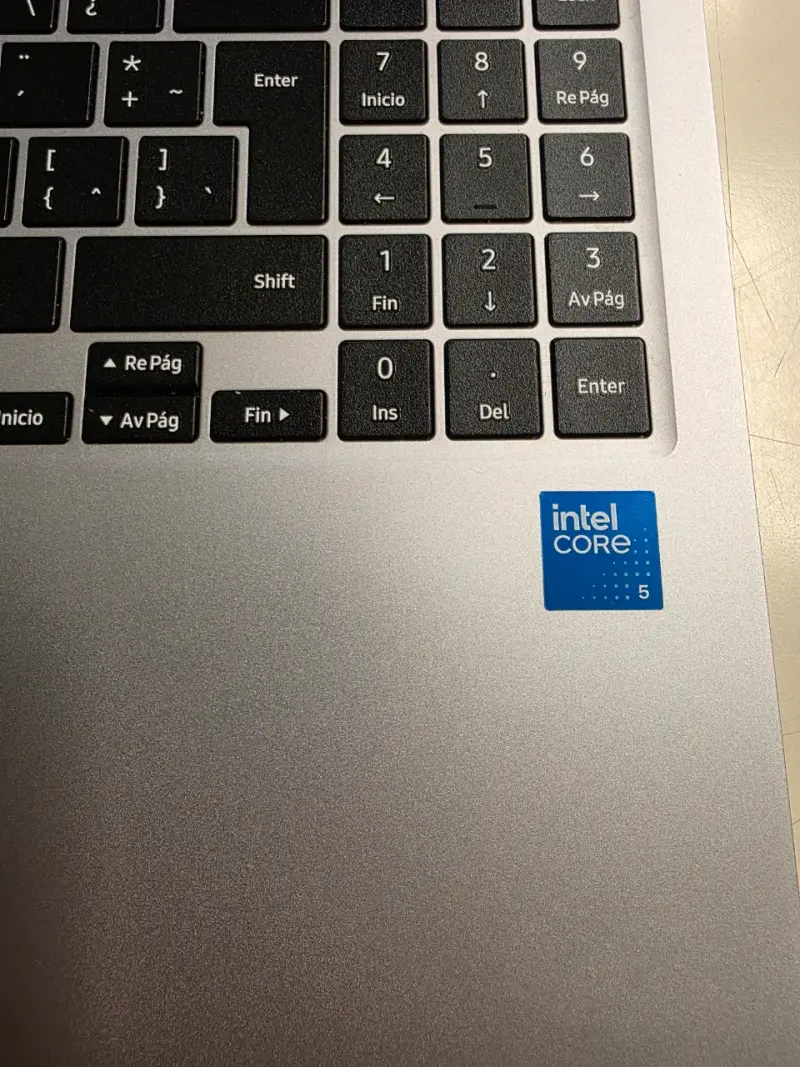 Samsung Galaxy Book 4 - 2