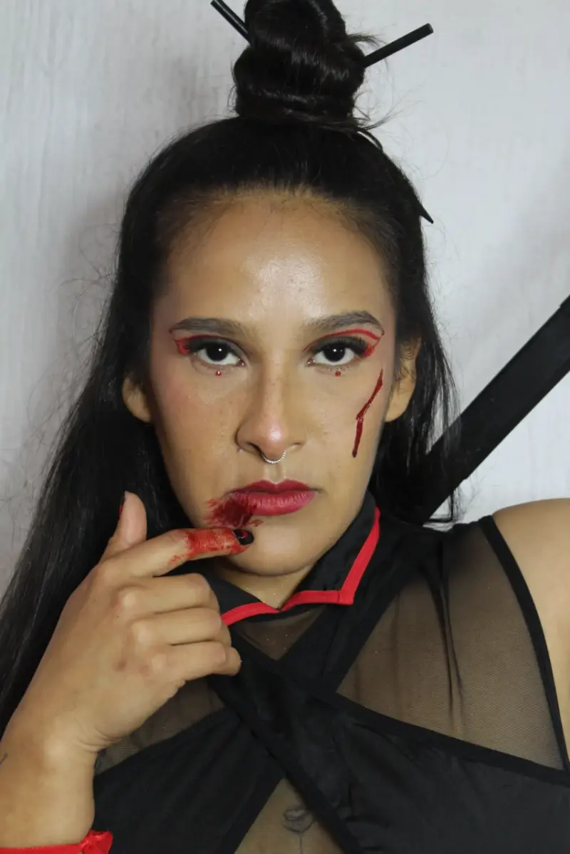 Disfraz estilo samurái negro y rojo - 4