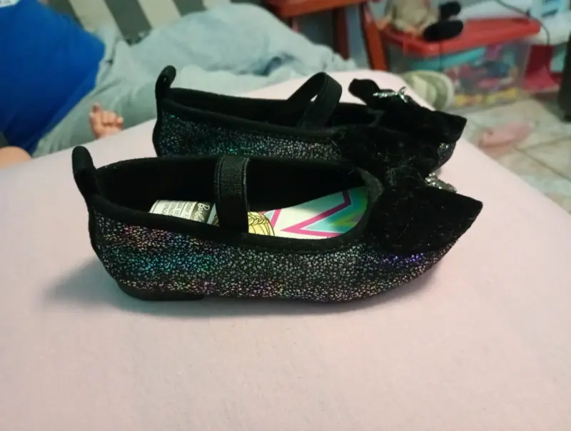 Zapatos negros con brillo para niña - 2