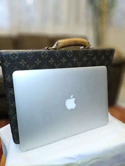 Maletín de lujo Louis Vuitton - miniatura 4