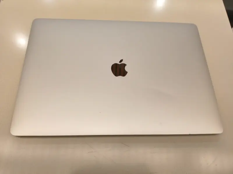 MacBook Pro 16 i9 2.3 64gb SSD 1tb Radeon 5500M 4g - 3