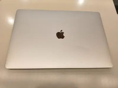 MacBook Pro 16 i9 2.3 64gb SSD 1tb Radeon 5500M 4g - miniatura 3