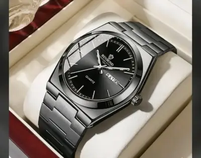 Reloj de pulsera negro elegante - miniatura 1