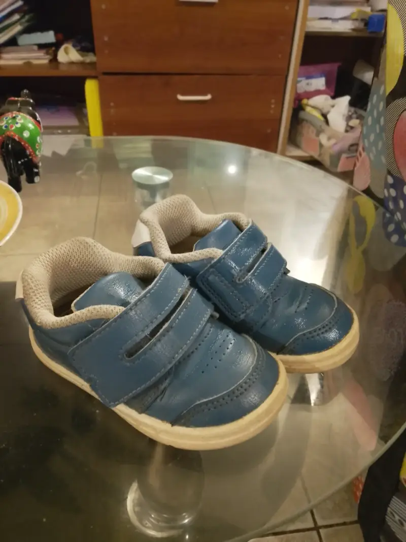 Zapatos de niño azul con velcro - 2