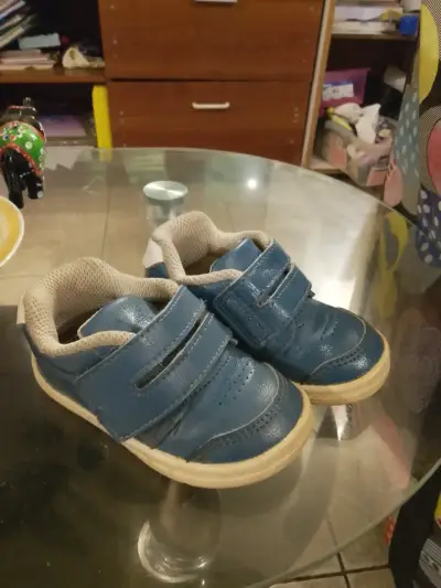 Zapatos de niño azul con velcro - miniatura 2