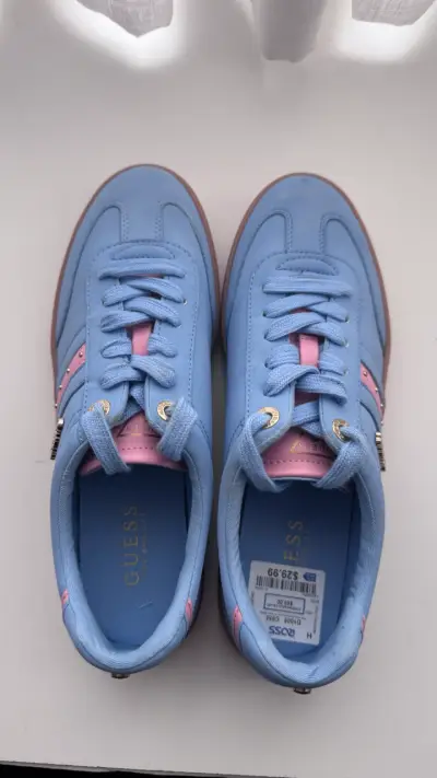 Zapatillas Guess nuevas celeste y rosa - miniatura 2