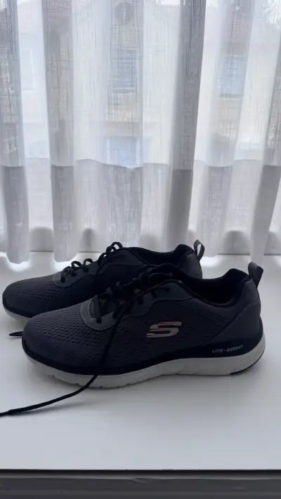 Zapatillas Skechers gris nuevas - miniatura 3