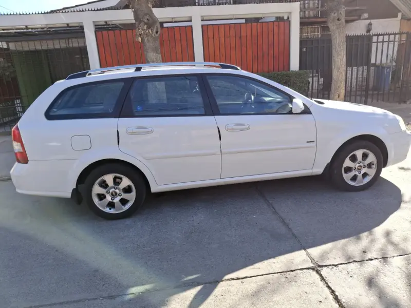 Chevrolet optra 2011 station wagon Limited full eq - 2