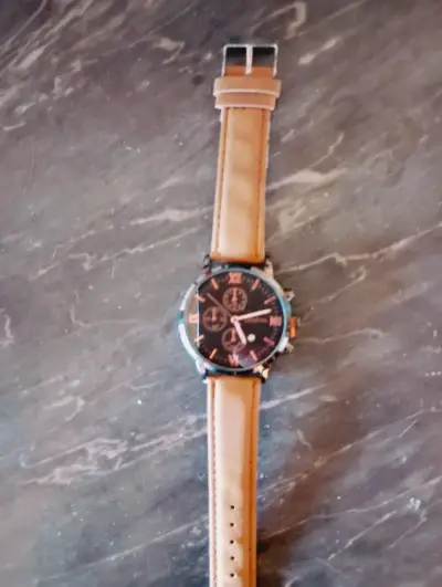 Reloj de pulsera clásico - miniatura 1