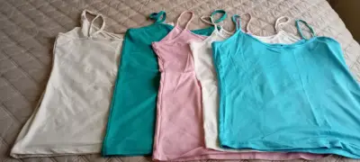 Lote de camisetas sin mangas coloridas - miniatura 2