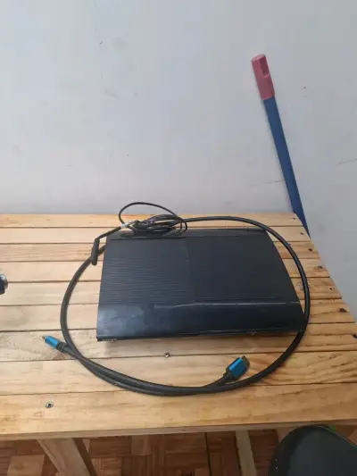 Consola PlayStation 3 con cable - miniatura 1