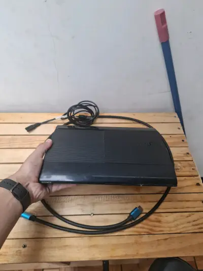 Consola PlayStation 3 con cable - miniatura 2