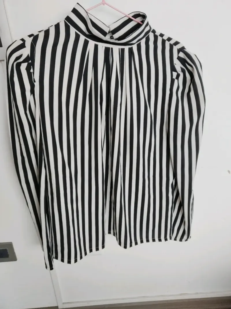 Blusa rayada blanca y negra - 2
