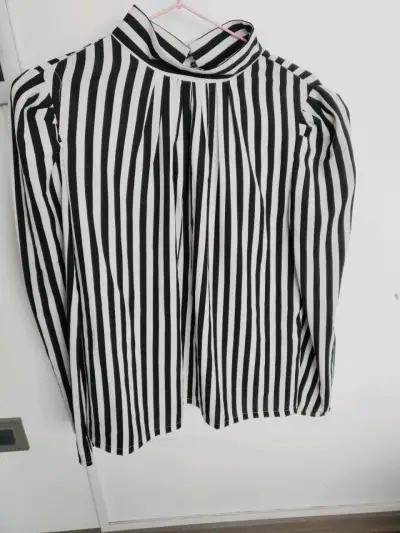 Blusa rayada blanca y negra - miniatura 2