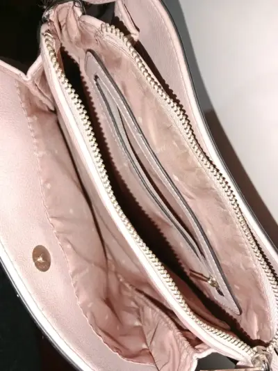 Cartera rosa con tachas - miniatura 3