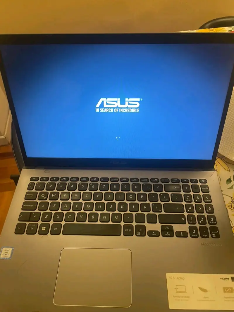 Notebook ASUS Intel core i3 / 12GB RAM - 1