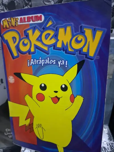 Mini álbum Pokémon Pikachu - miniatura 1
